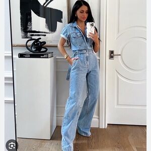 NWT Abercrombie 90s Relaxed Denim Jumpsuit in Medium Wash Small 4-6-8